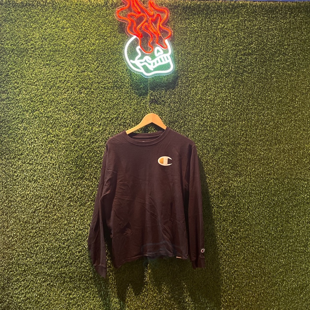 CHAMPION LOGO LONG SLEEVE
Size Medium-True to Size
10/10 Condition
Open to Offer